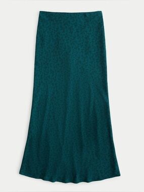 Hollister Ultra High-Rise Crepe Maxi Skirt